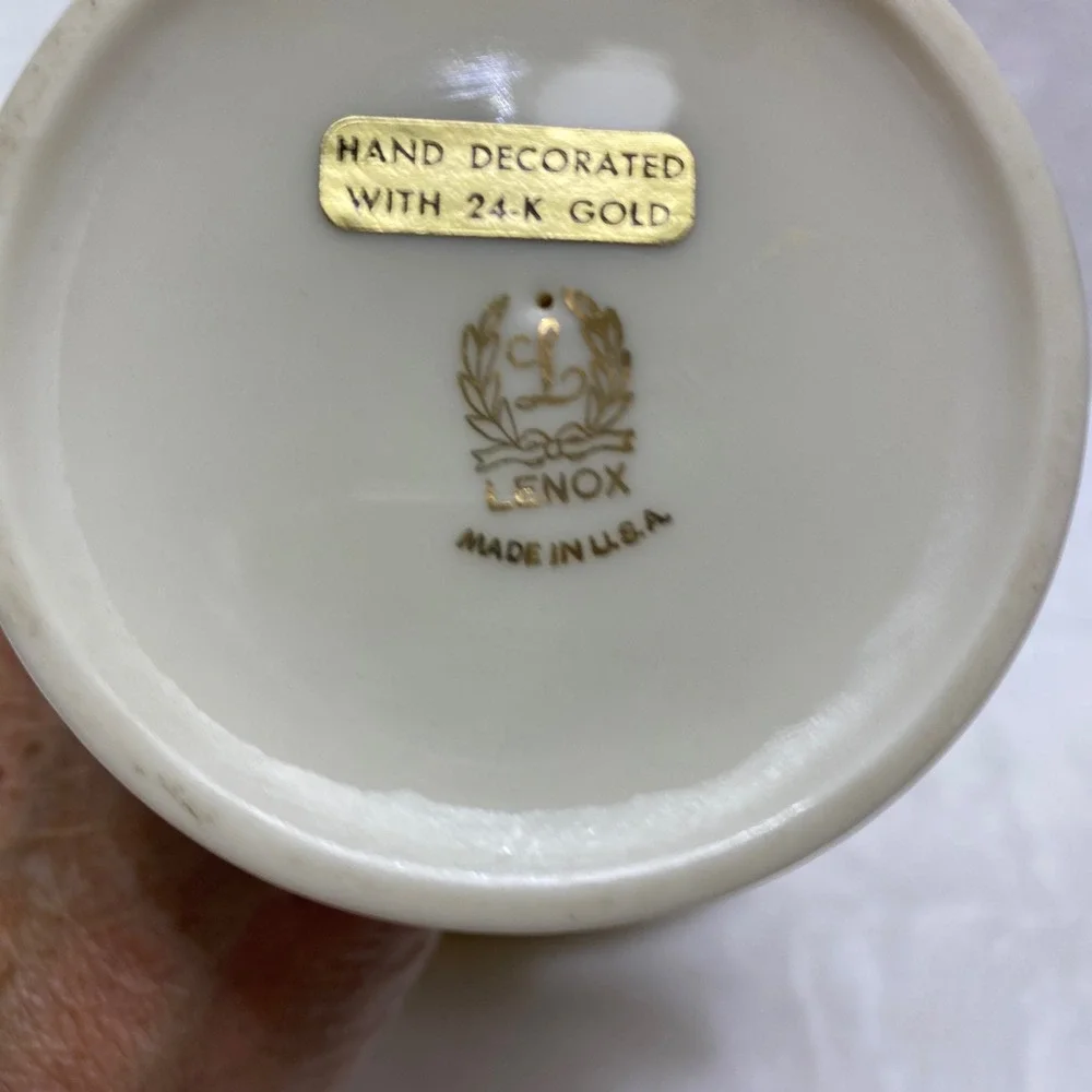 Lenox Ivory Groove Pedestal Compote Dish 24K Gold Rim‎ Candy Nut Bowl